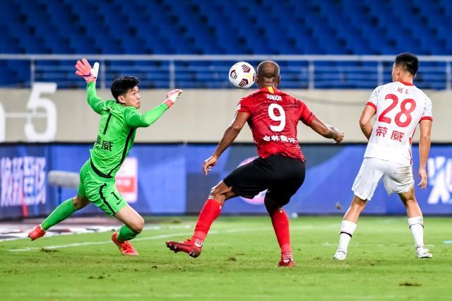 开云体育官网登录入口-【中超】儒尼奥尔替补双响 亚泰2比1胜海港赛区登顶